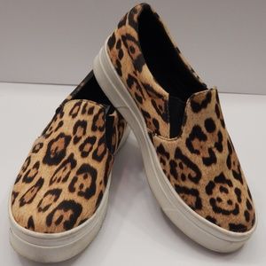 Cape Robbins in Women